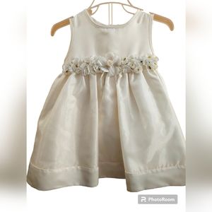 NWT Ivory 18mo formal dress floral detail button and tie back